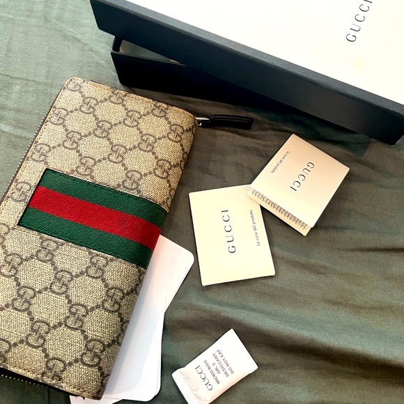 Gucci unisex Tan and Brown Wallet-purses